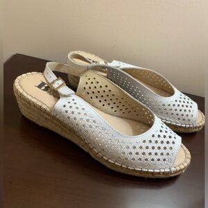 Browns Fullerton White Wedge leather Sandals size 7